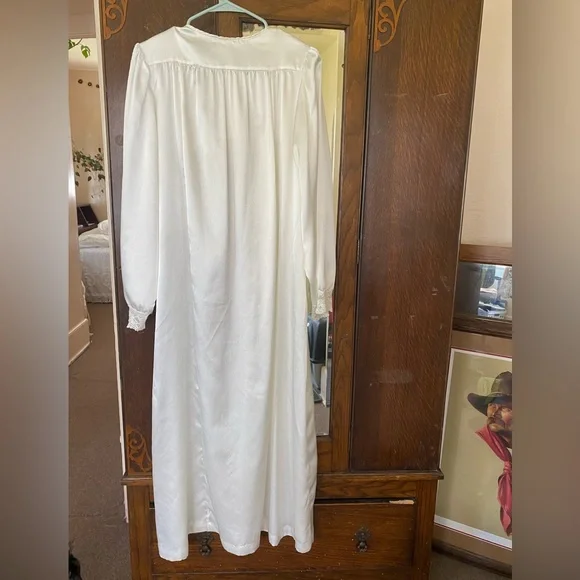 Christian Dior Nightgown - Picture 7 of 8